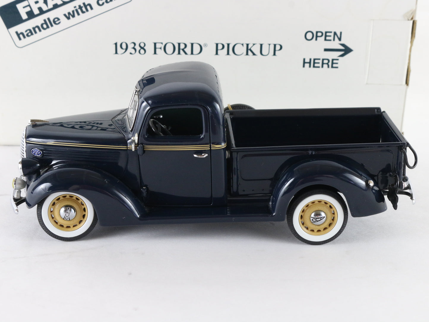 1938 Ford Pickup Truck Blue Tan Danbury Mint 1:24 Diecast Model Car