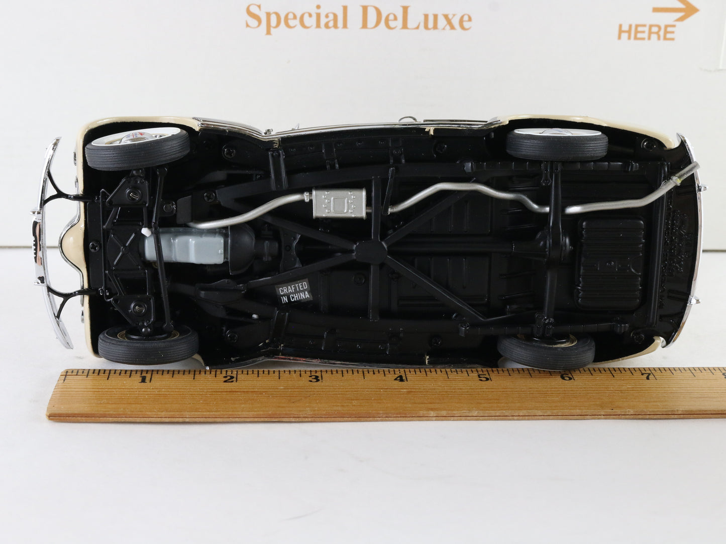 1941 Chevrolet Special Deluxe Convertible Cameo Cream Danbury Mint 1:24 Diecast