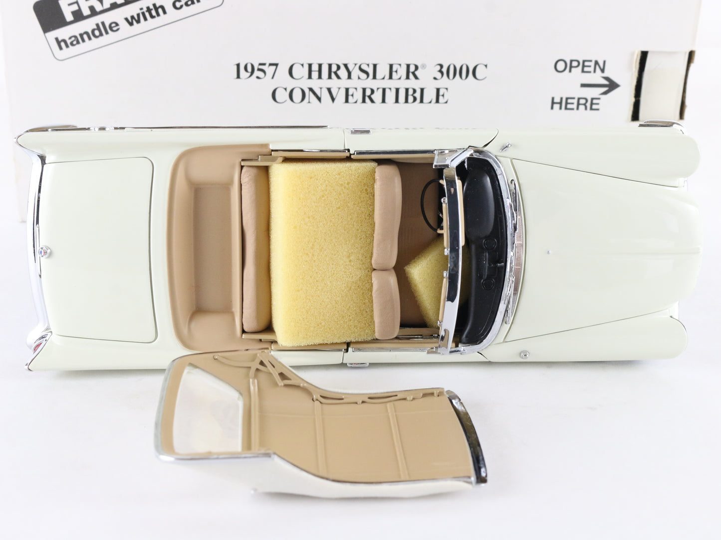 1957 Chrysler 300C Convertible White Danbury Mint 1:24 Diecast Model Car
