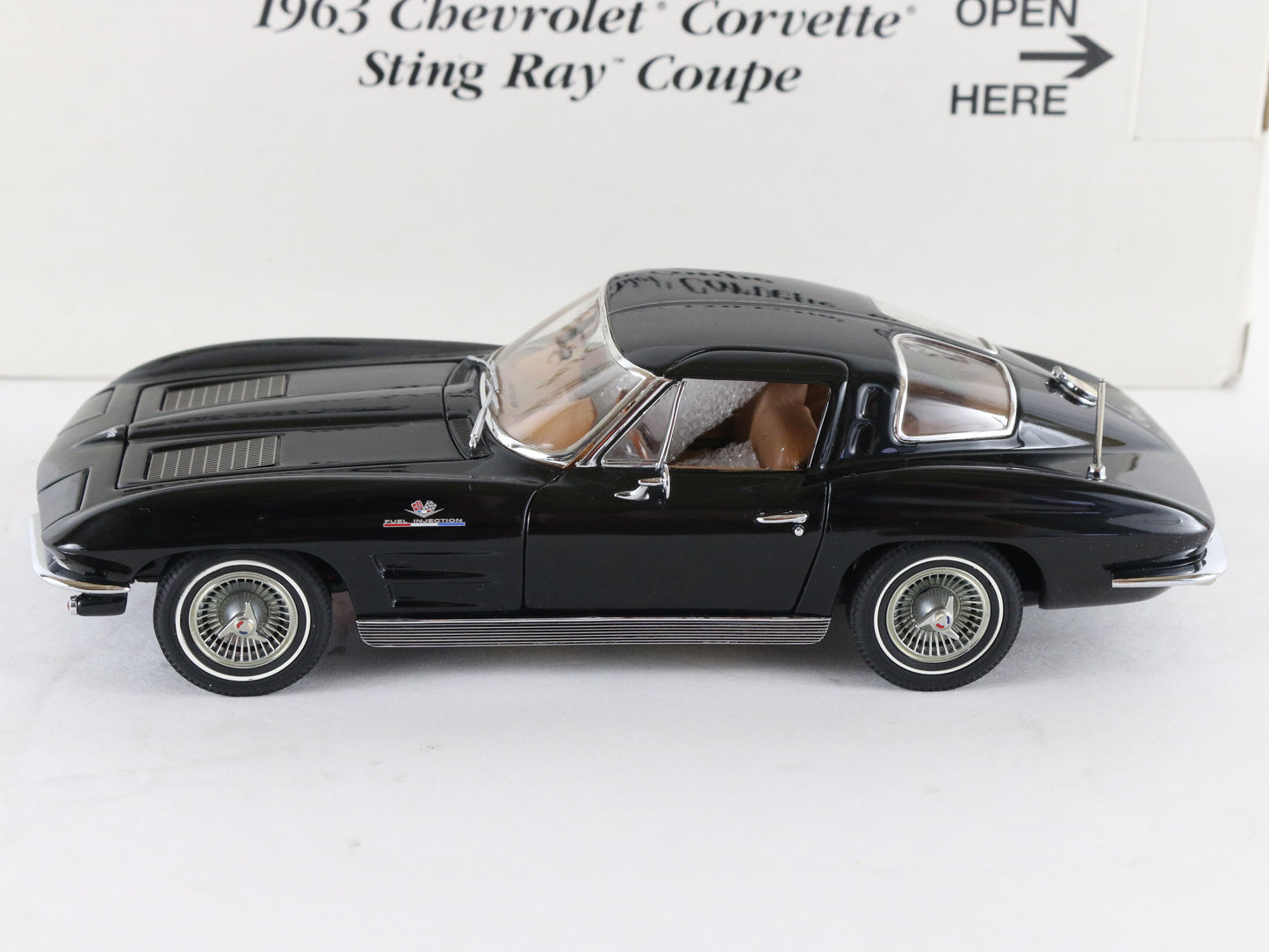 1963 Chevy Corvette Sting Ray Coupe Black Danbury Mint 1:24 Diecast Model