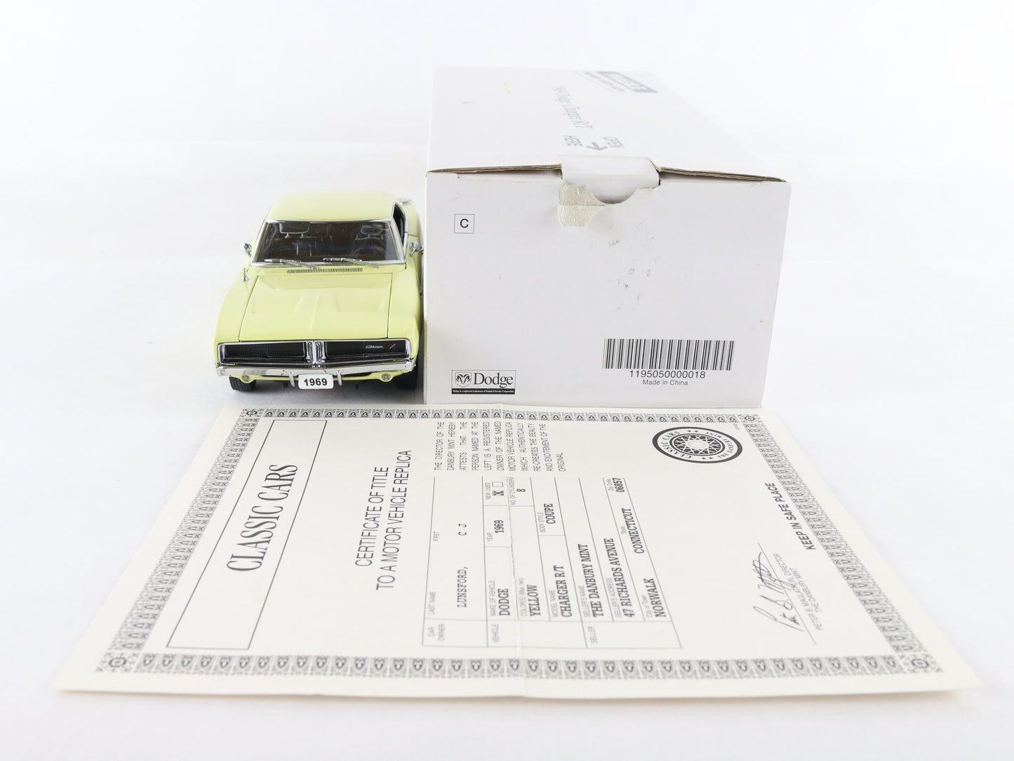 1969 Dodge Charger R/T Coupe Yellow Black Danbury Mint 1:24 Diecast Model