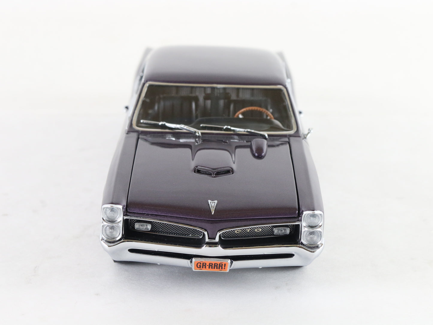 1967 Pontiac GTO Hardtop Plum Mist Purple Danbury Mint 1:24 Diecast Model Car