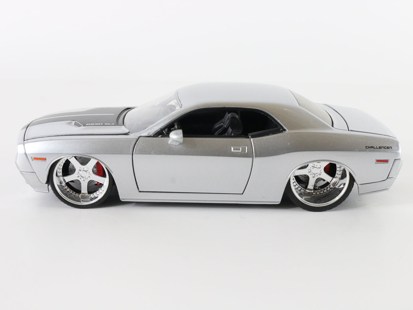 2006 Dodge Challenger Concept Silver Jada Toys 1:24 91260 Model Car