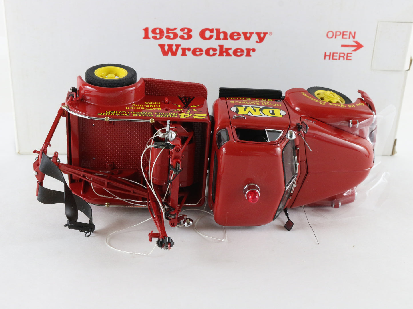 1953 Chevy 1-Ton Wrecker DM Service Red Danbury Mint 1:24 Diecast Model Car