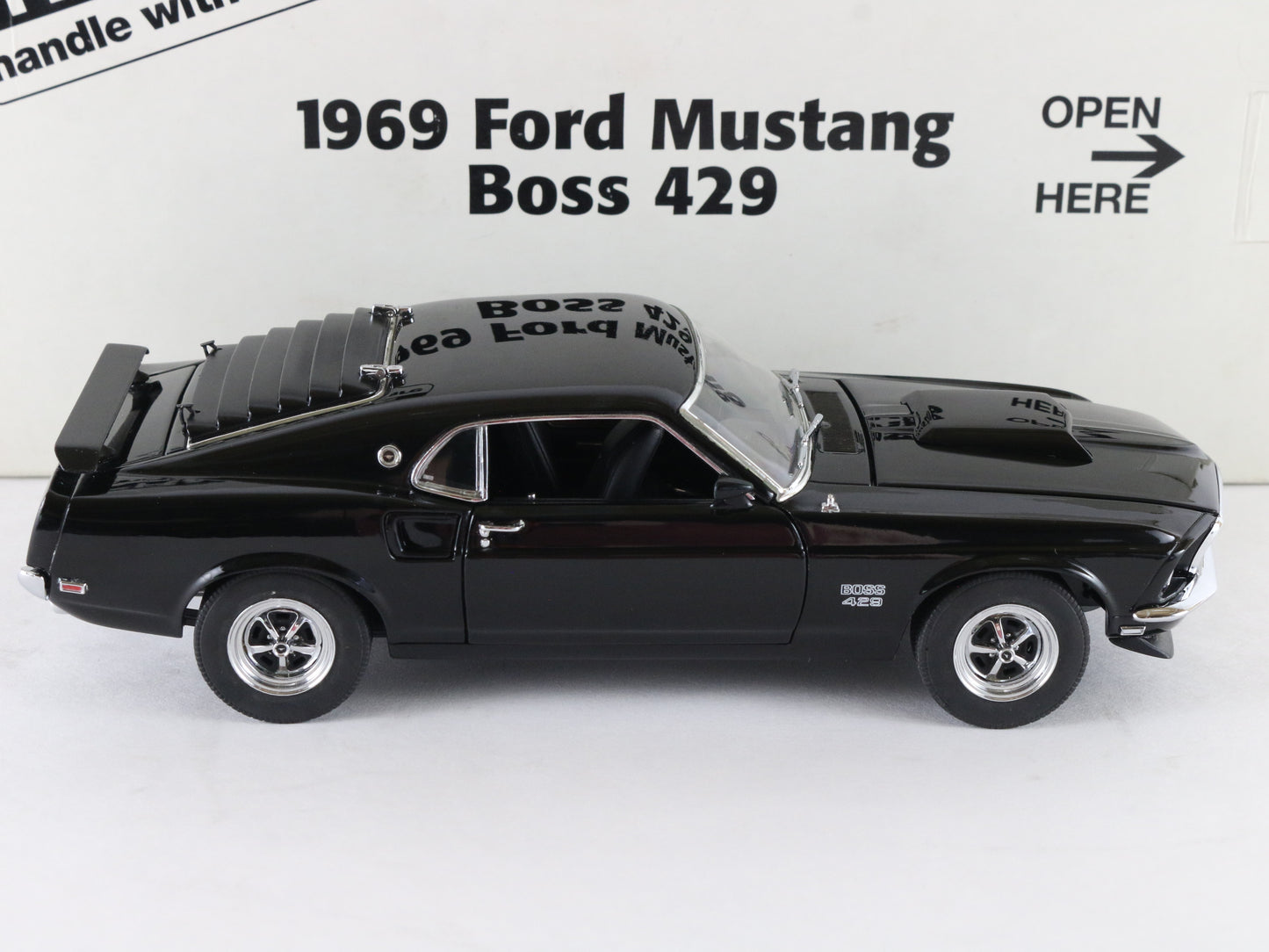 1969 Ford Mustang Boss 429 Raven Black Fastback Danbury Mint 1:24 Diecast Model