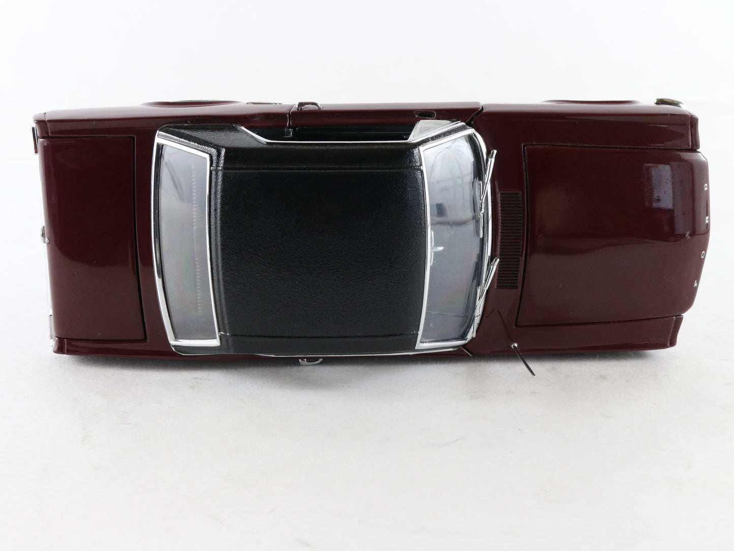 1966 Ford Mustang Hardtop Maroon & Black Danbury Mint 1:24 Model Car