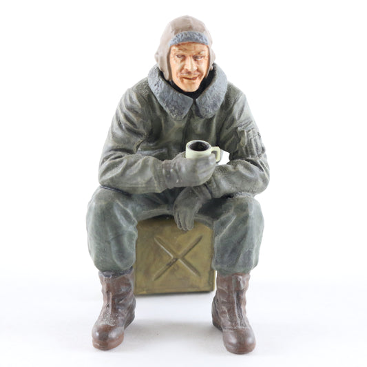 Ma.k. Maschinen Krieger Mercenary Troops Sitting Soldier 1/20  