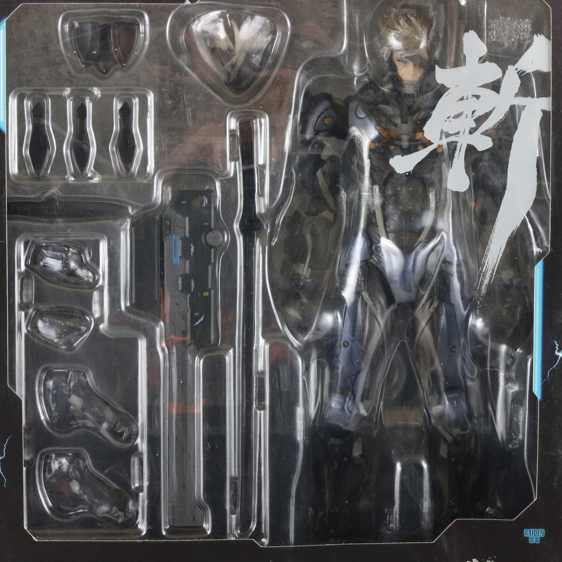 Metal Gear Rising Revengeance Raiden Play Arts Kai  Figure