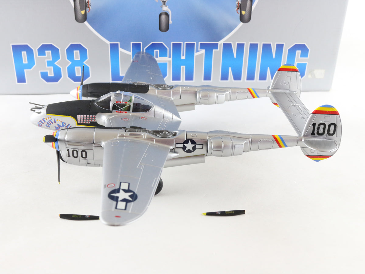 P38J Lightning Lockheed USAAF Fighter Plane Armour 1:48 98137 Model READ