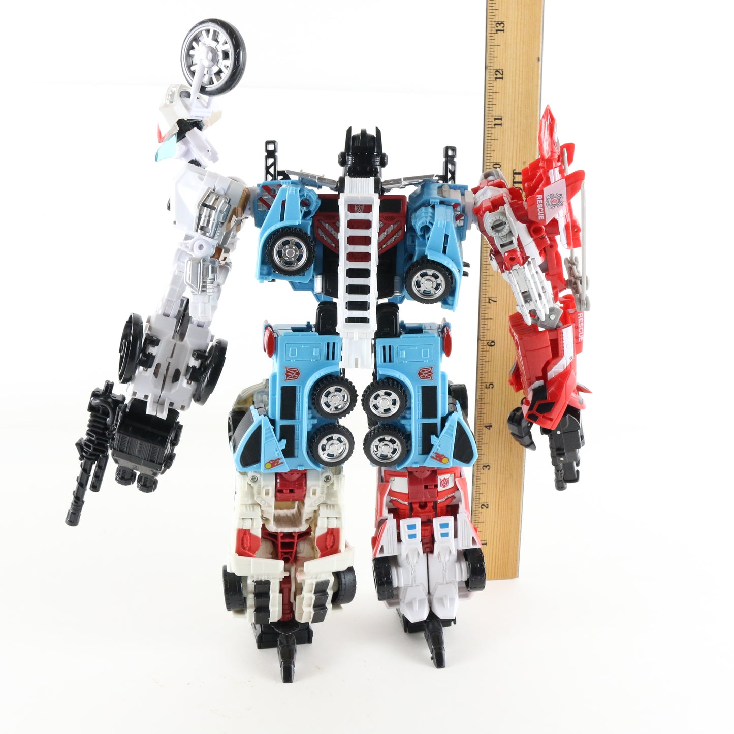 Defensor Autobot Transformers Takara Unite Warriors Guardian Action Figure