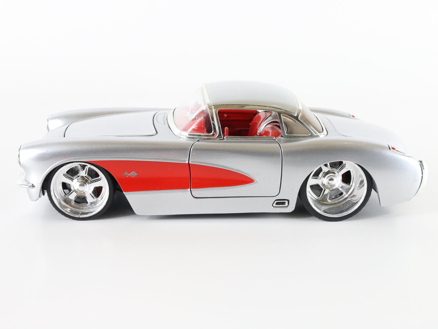 1957 Chevy Corvette Silver & Red Jada Toys 1:24 Model Car 90937