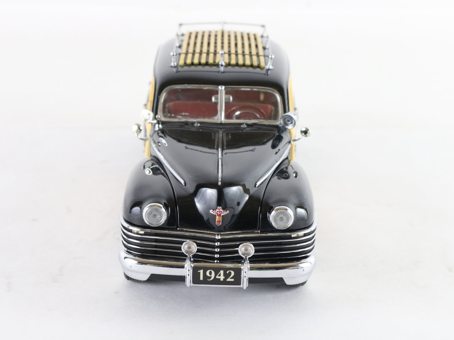 1942 Chrysler Town & Country Black Wood Panel Danbury Mint 1:24 Diecast Car