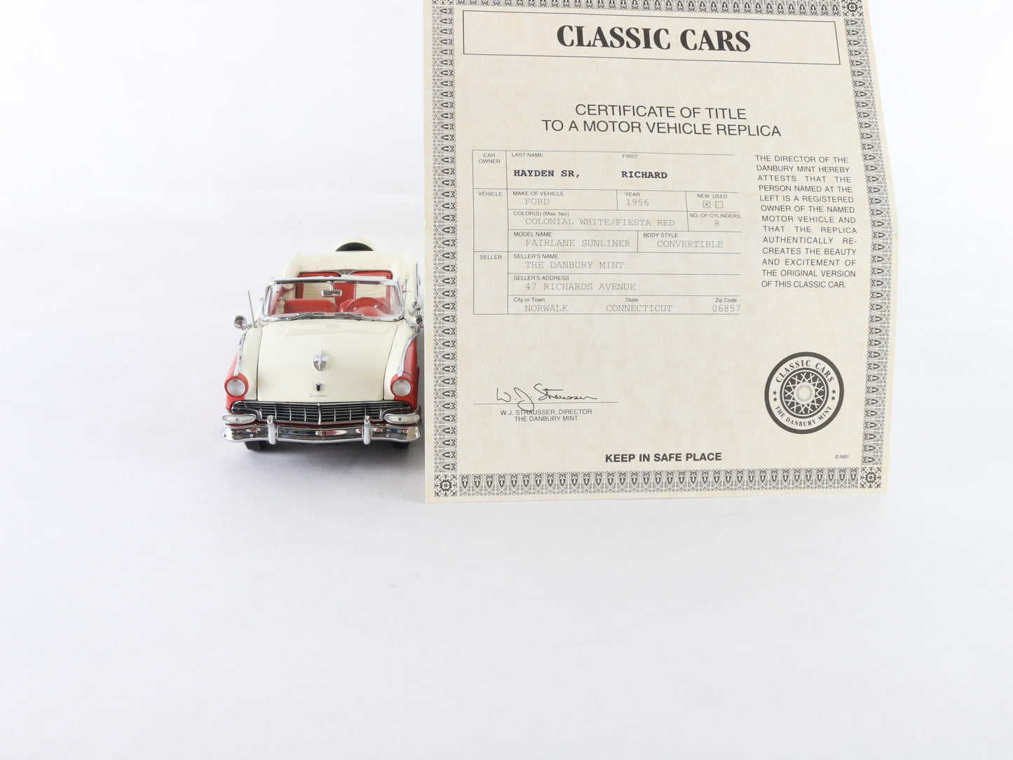 1956 Ford Fairlane Sunliner Convertible Red White Classic Danbury 1:24 Diecast