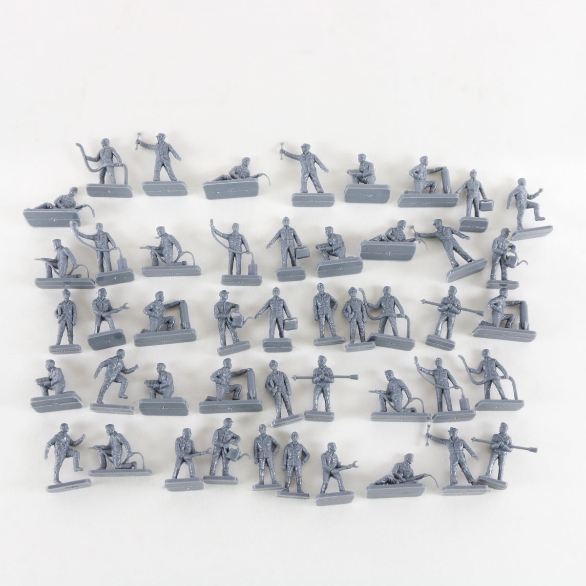 WWII German Luftwaffe Personnel Airfix 1:72 A01755 Plastic Model Figures
