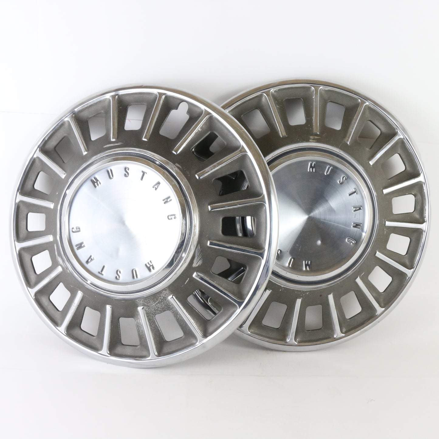 Vintage 1950s Ford Victoria Lion Emblem Metal Wheel Hubcap 15.25"
