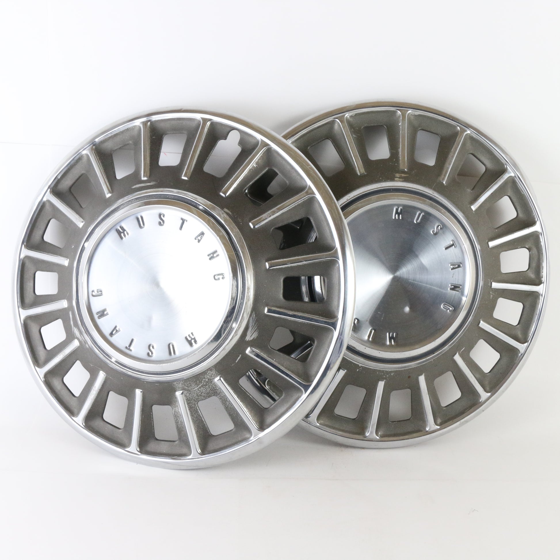 Vintage 1950s Ford Victoria Lion Emblem Metal Wheel Hubcap 15.25"