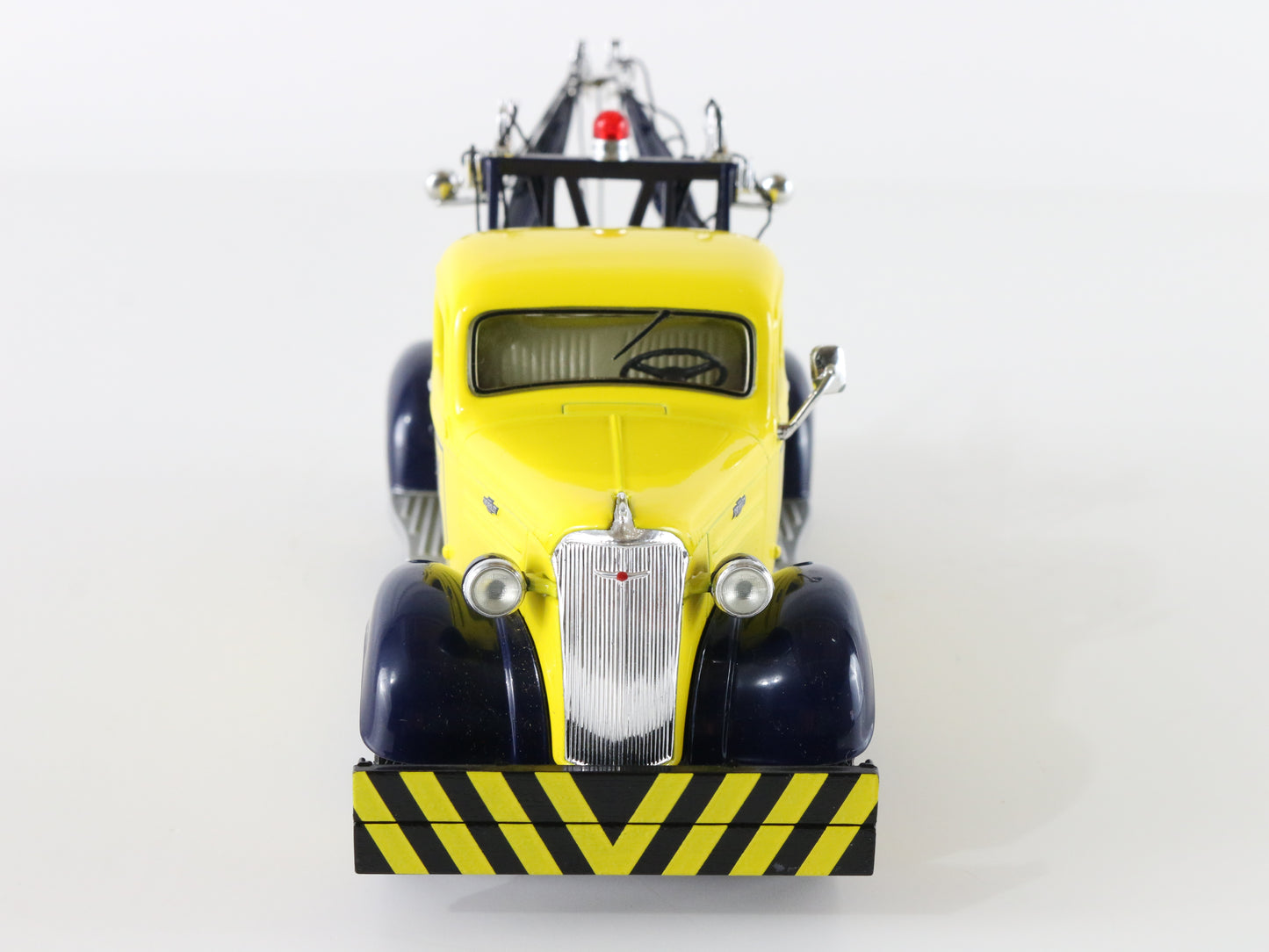 1937 Chevrolet Tow Truck NARA Blue & Yellow First Gear 1:34 Model Car