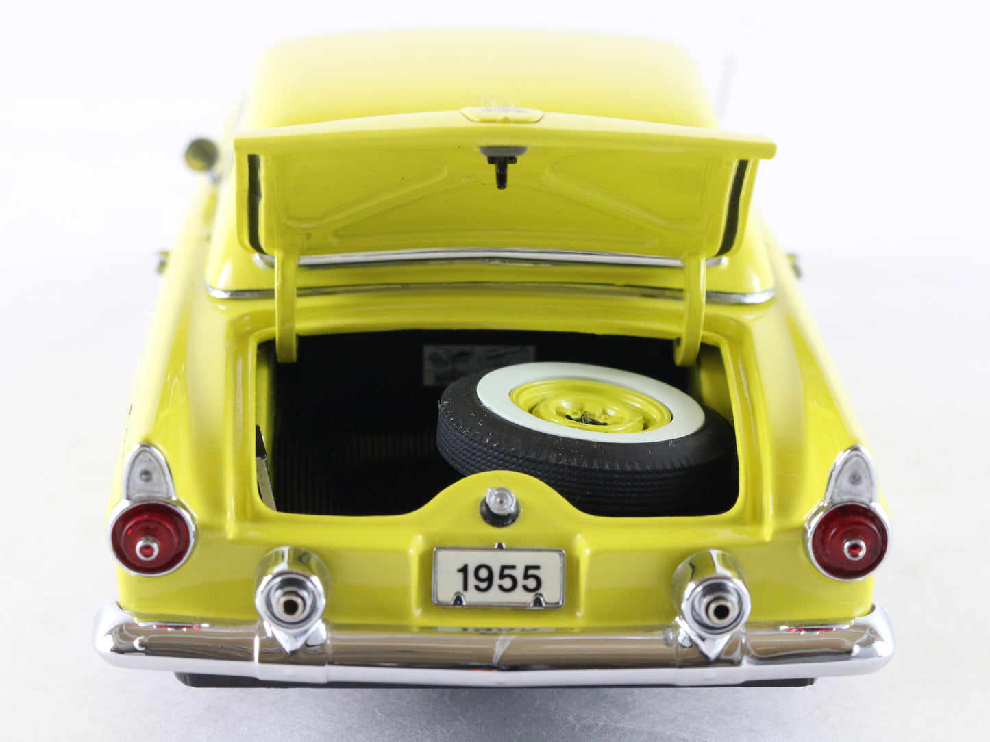 1955 Ford Thunderbird Convertible Yellow Danbury Mint 1:24 Model Car