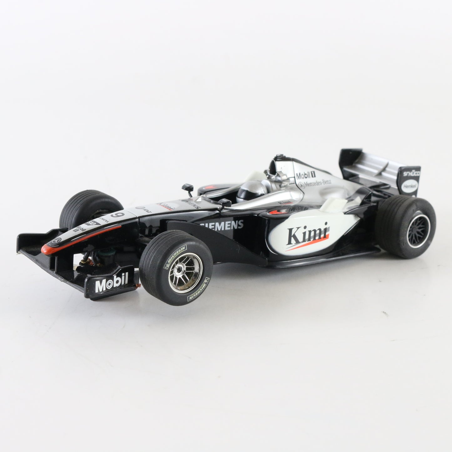 SCX McLaren MP4-16 #9 Siemens Kimi 1:32 slot car