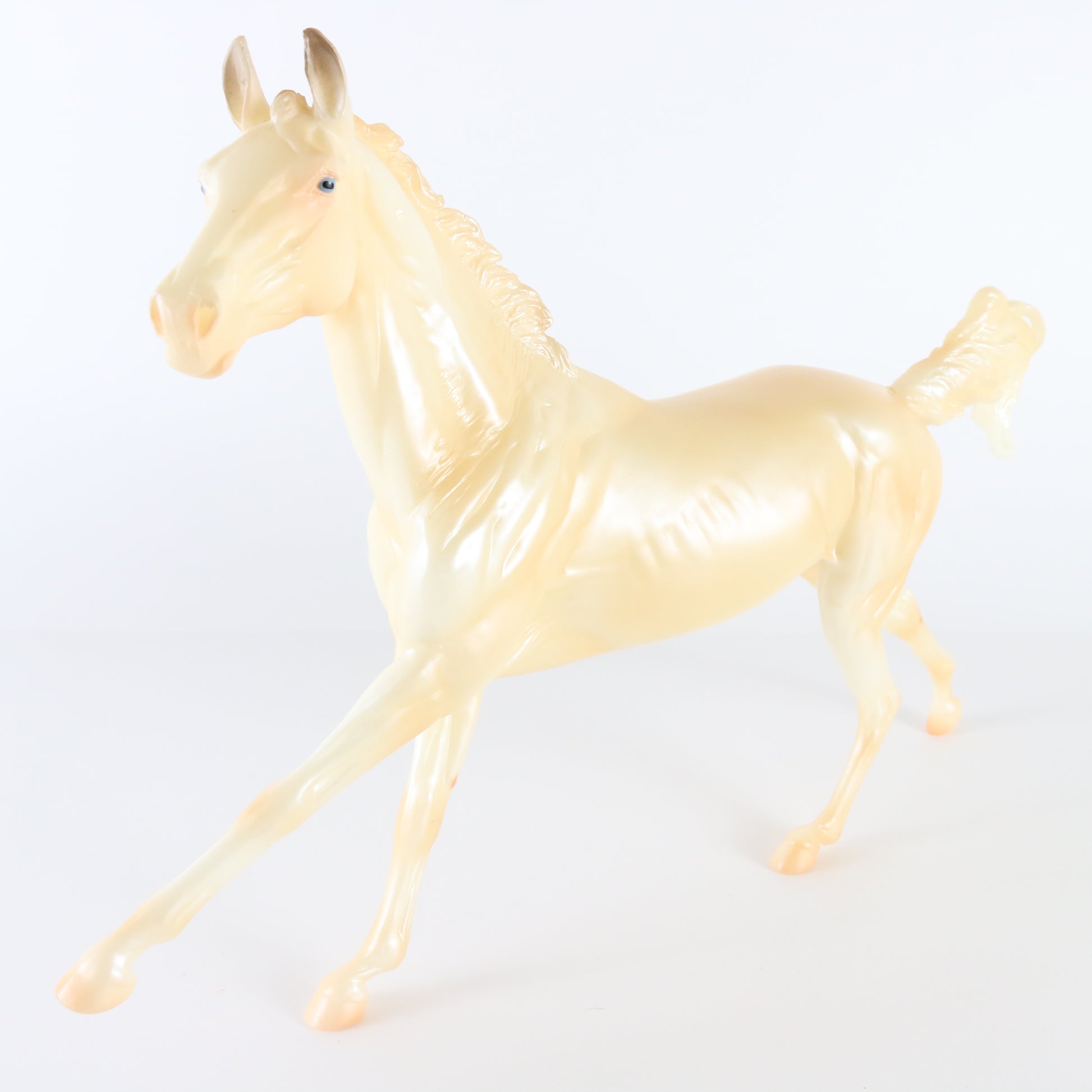 Breyer Uffington Akhal-Teke BF 2021 Special Run Pearly Cremello Traditional Horse