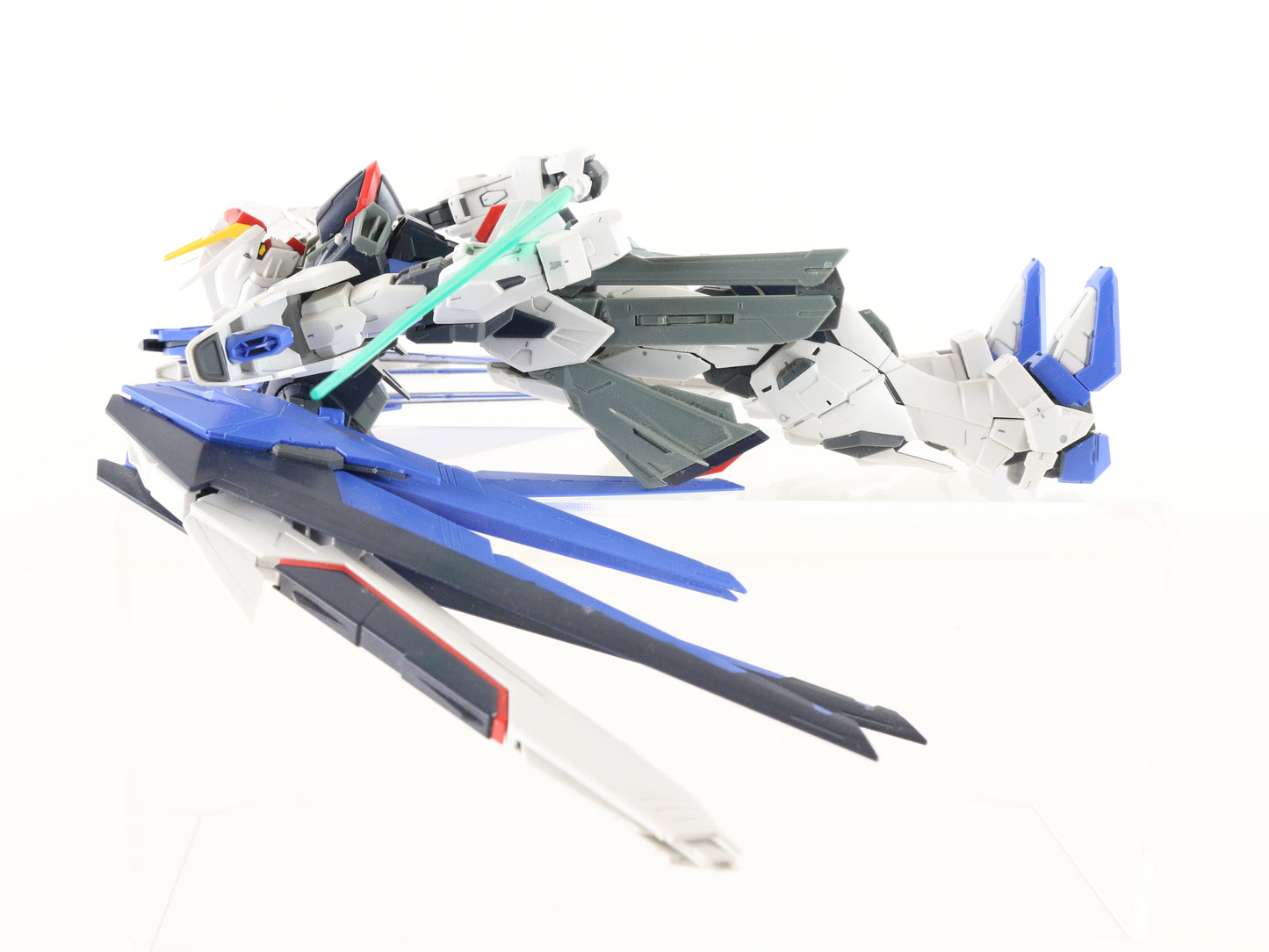 Gundam Zaft Mobile Suit 7gmf-x10a 2.0 Bandai Built Model 1:100 W/ Accessories