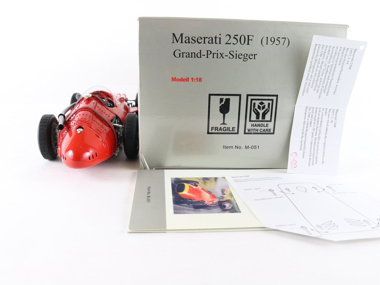 1957 Maserati 250F Grand Prix Sieger Red Yellow CMC 1:18 M-051 Model Car