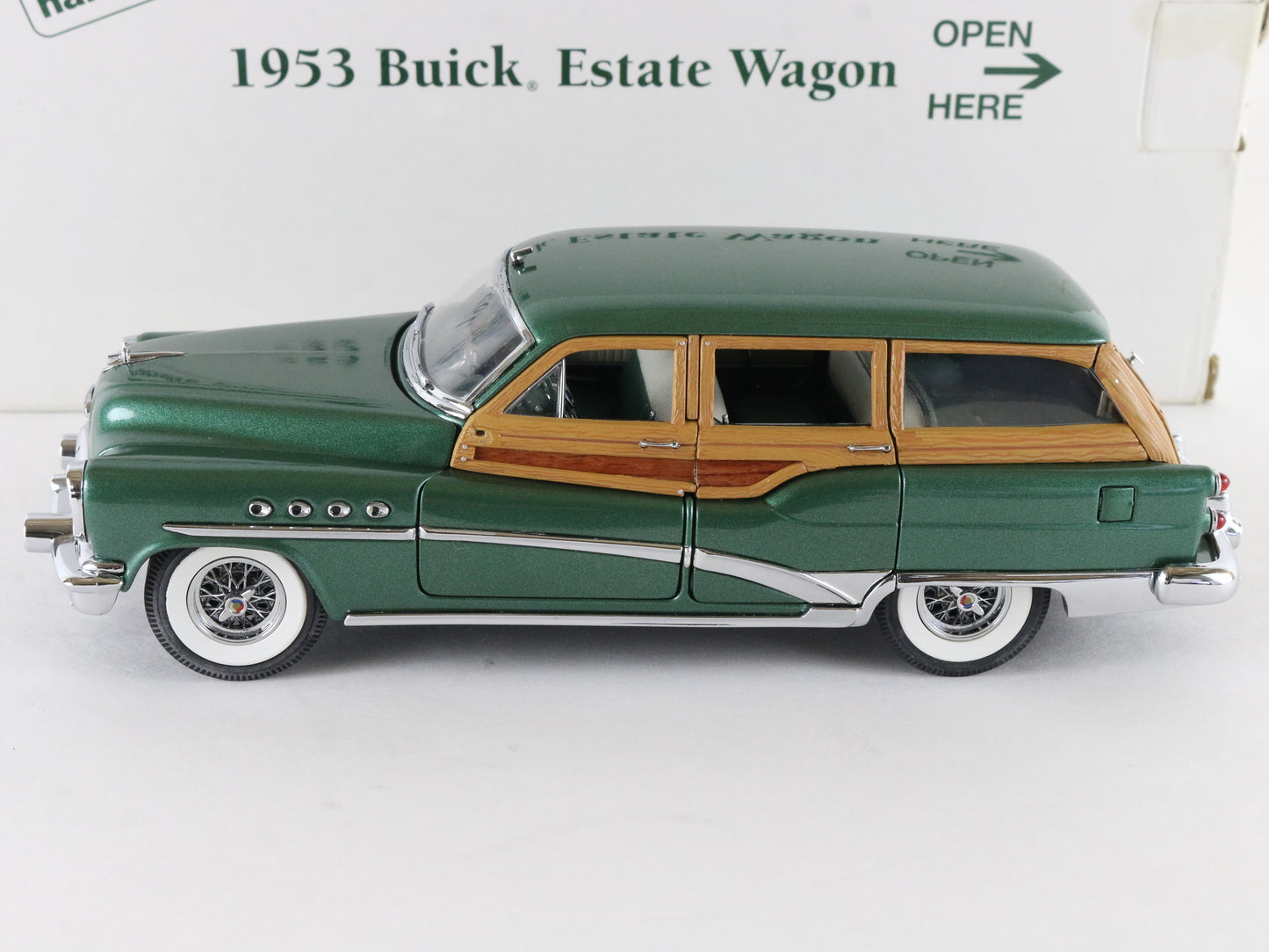 1953 Buick Estate Wagon Green Wood Panel Danbury Mint 1:24 Diecast Model Car