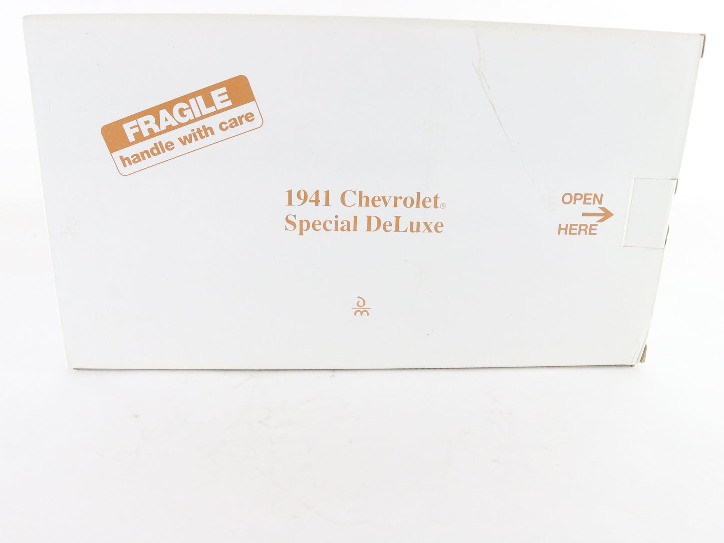 1941 Chevrolet Special Deluxe Convertible Tan Red Danbury Mint 1:24 Diecast