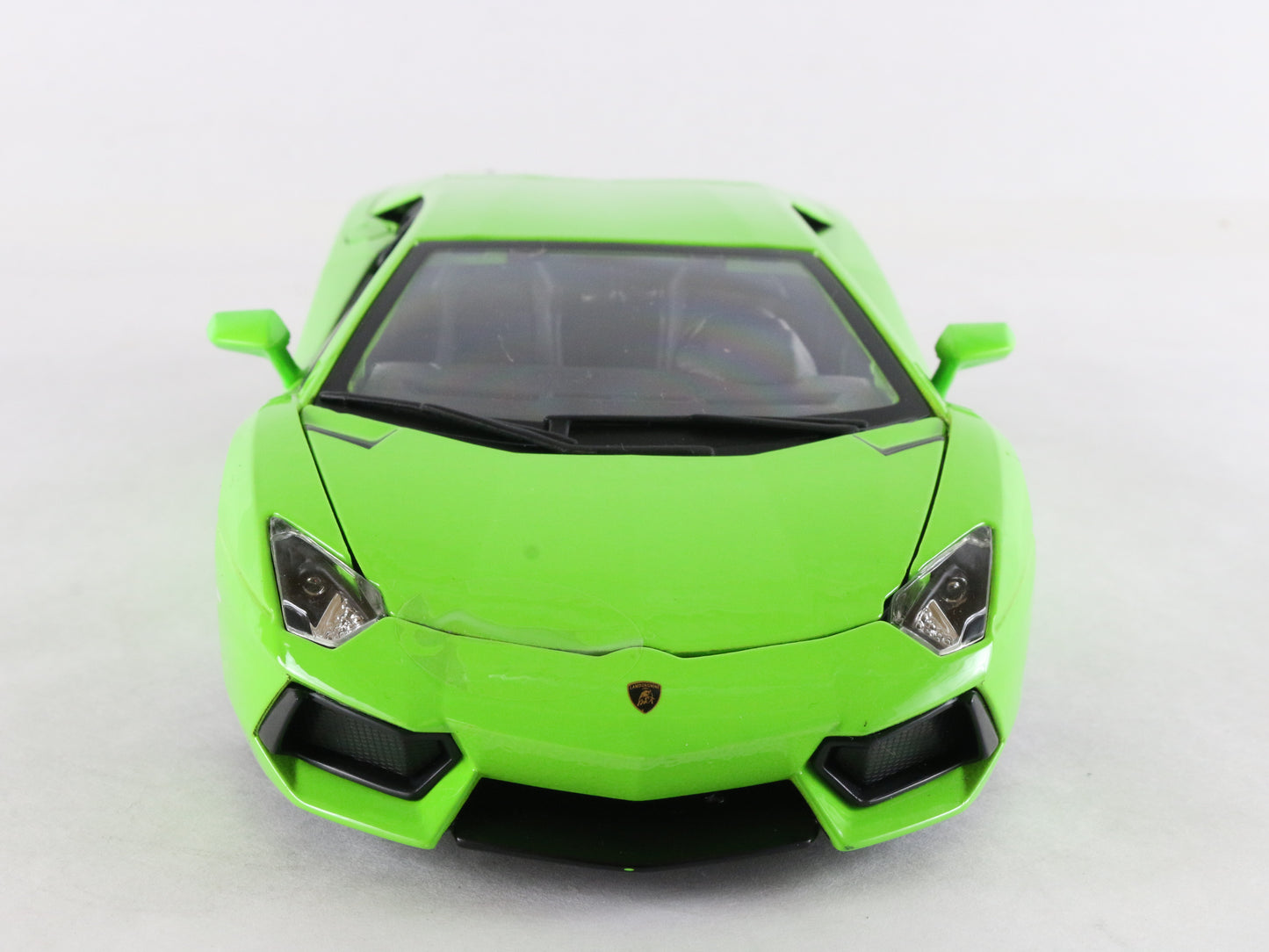 Lamborghini Aventador Lp700-4 Bburago 1:18 Green Diecast Model Car