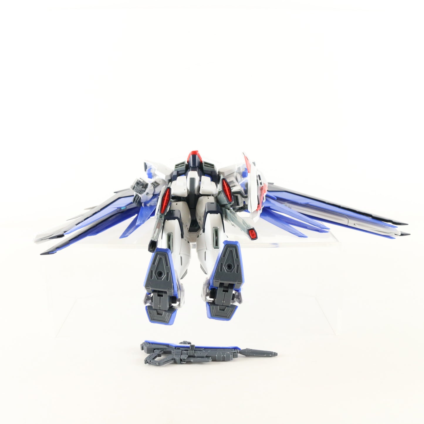 Gundam MG Freedom 2.0 ZAFT Mobile Suit Bandai 1/100 ASSEMBLED W/ Accessories