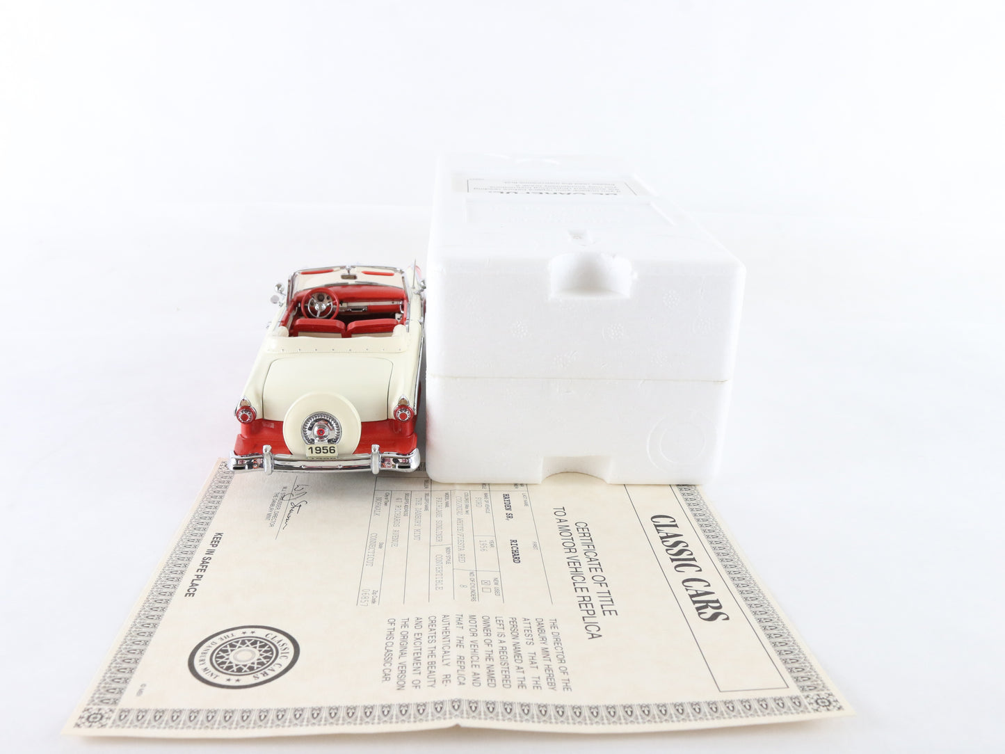 1956 Ford Fairlane Sunliner Convertible Red White Classic Danbury 1:24 Diecast