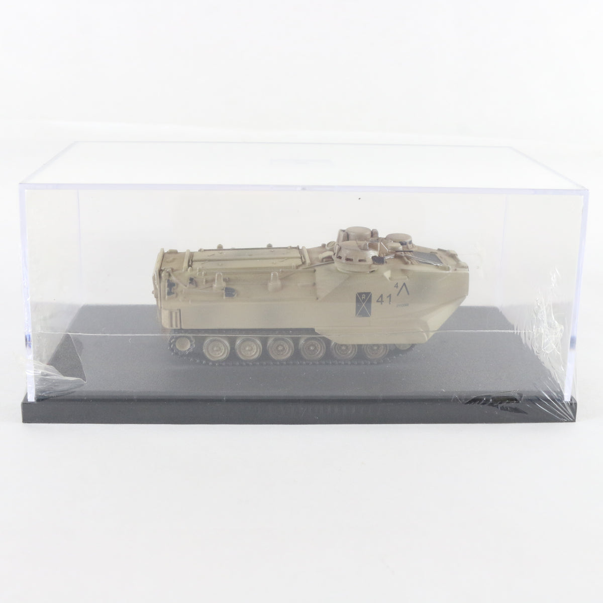 AAV-7 FMC Sand Camo Assault Amphibious Vehicle 1:72 Military Vehicle