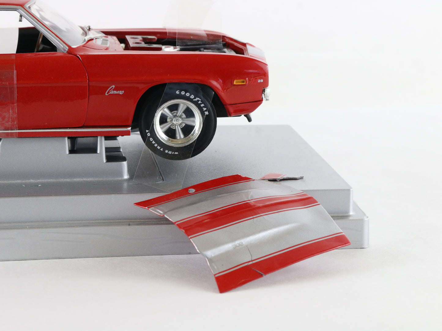 1969 Chevy Camaro Z28 Red American Muscle ERTL 1:18 39282 Damaged LE of 2200