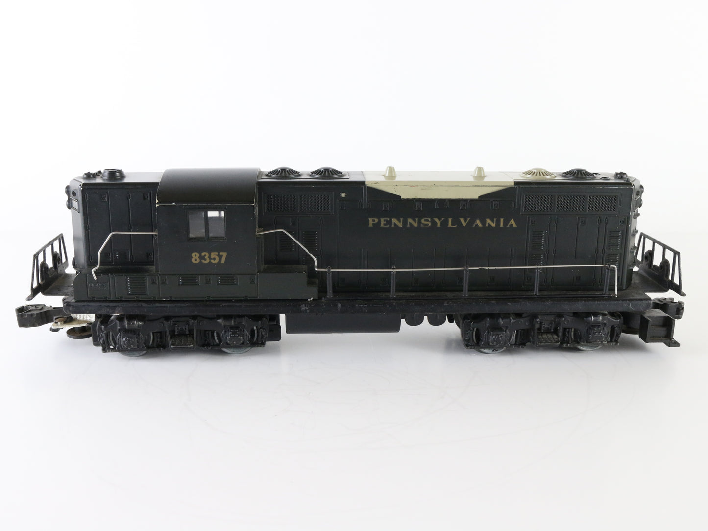 Lionel O Pennsylvania PRR 8357 GP7 Diesel Locomotive Engine