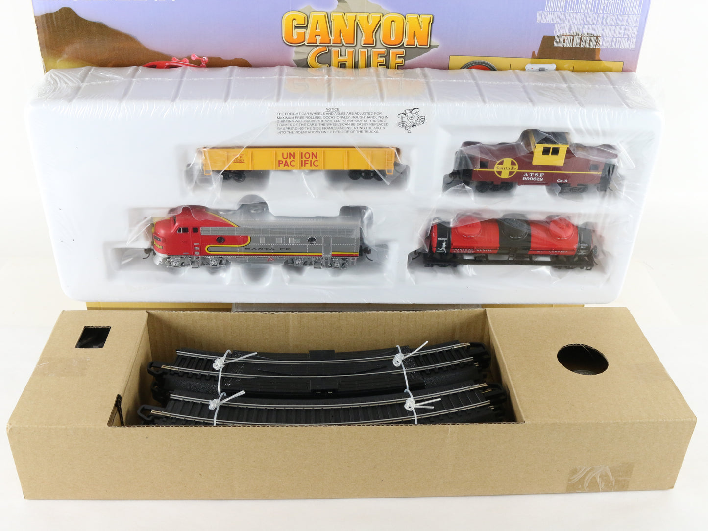 Bachmann HO 00740 Canyon Chief Santa Fe Diesel Locomotive Train Set
