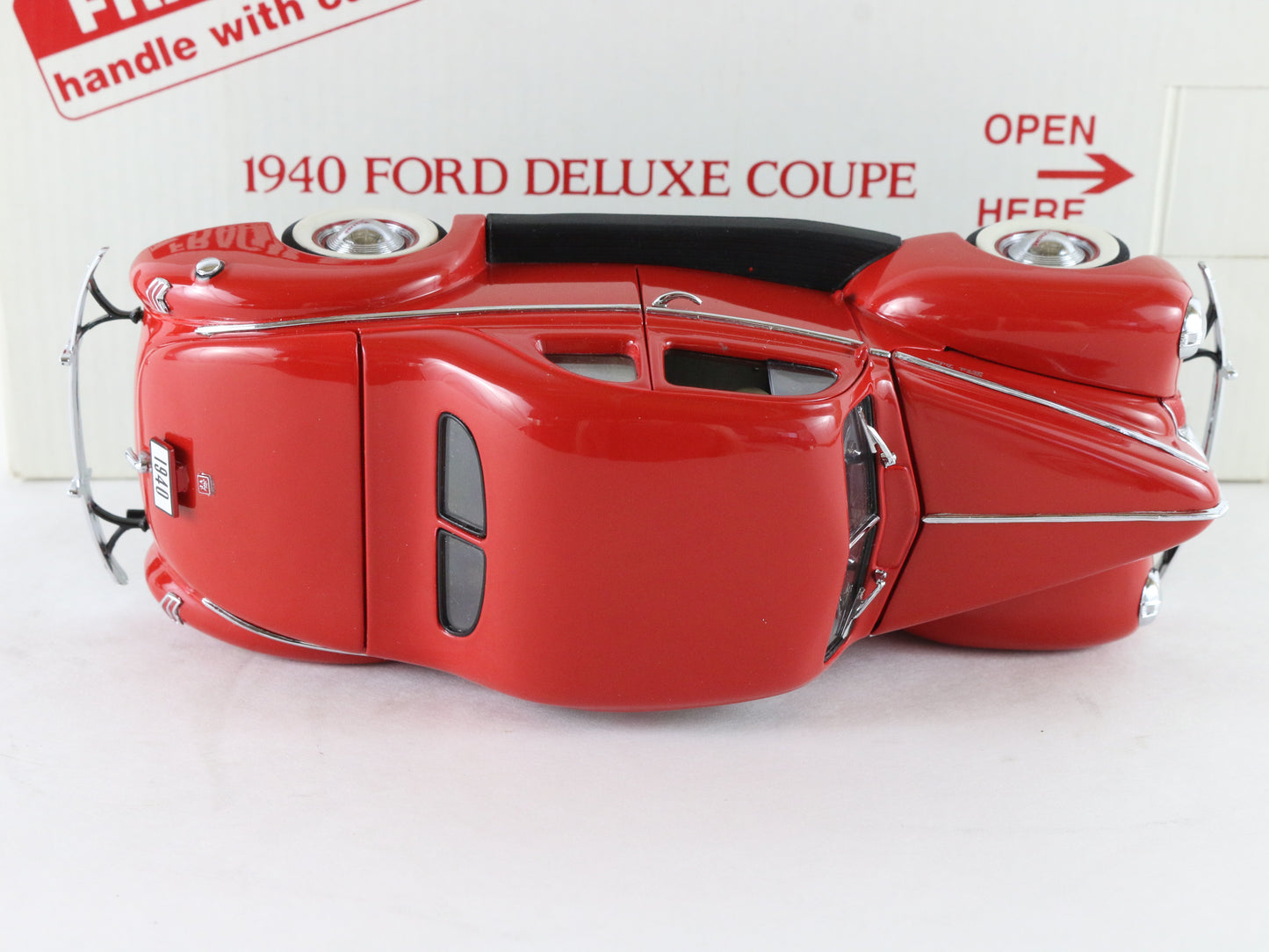1940 Ford Deluxe Coupe Red Danbury Mint 1:24 Diecast Model Car