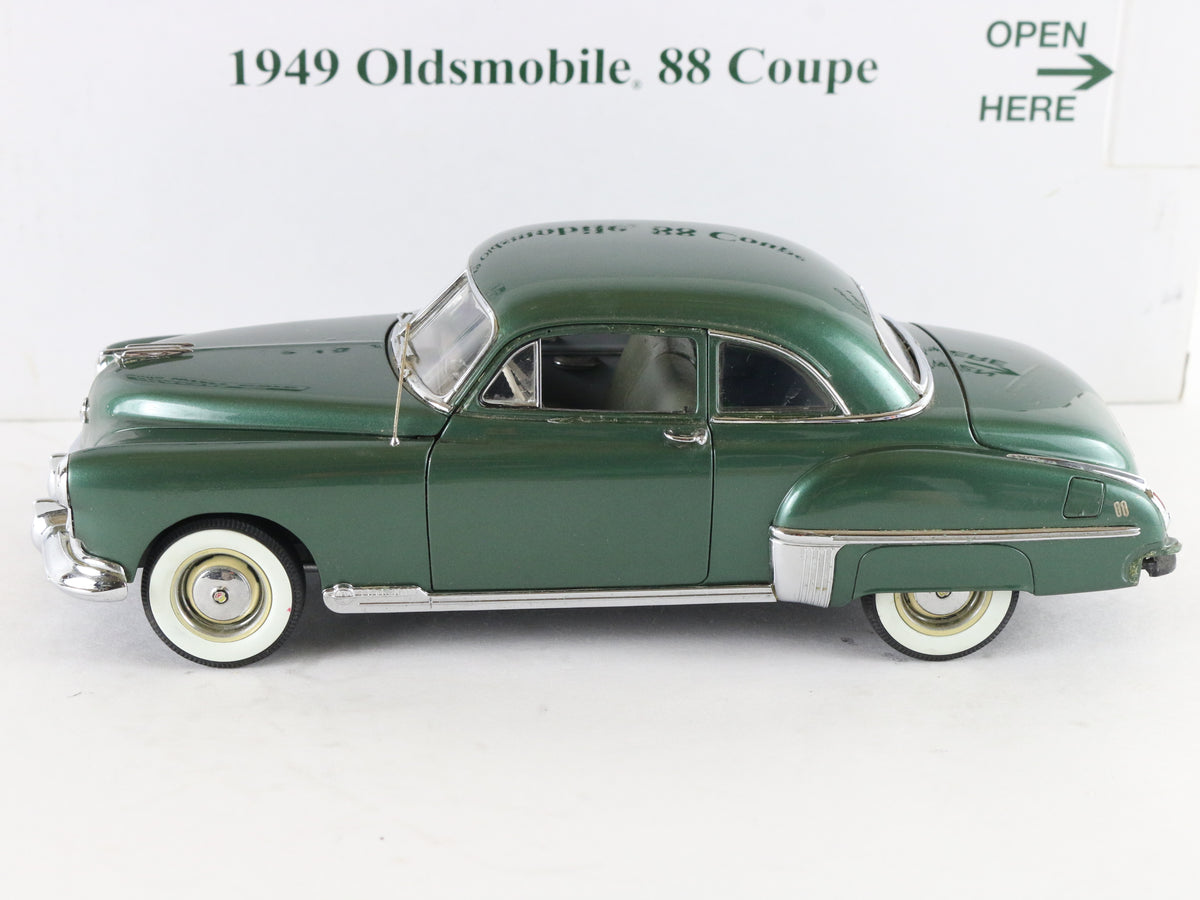 1949 Oldsmobile 88 Coupe Ivy Green Danbury Mint 1:24 Diecast Model Car