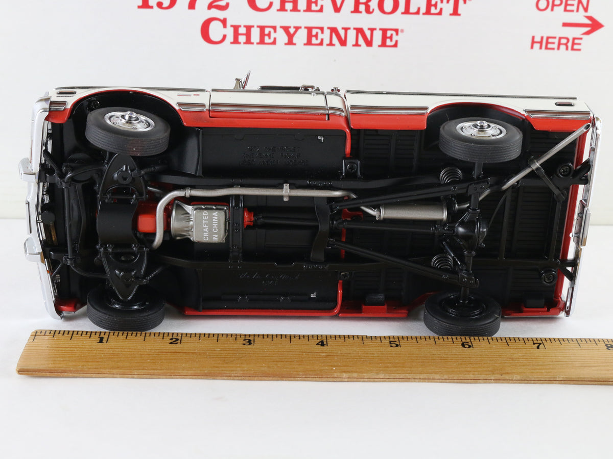 1972 Chevrolet Cheyenne Pickup Truck Red White Custom Painted Danbury Mint 1:24