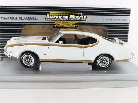 1969 Hurst Oldsmobile White Gold LE of 2500 American Muscle ERTL 1:18 39220