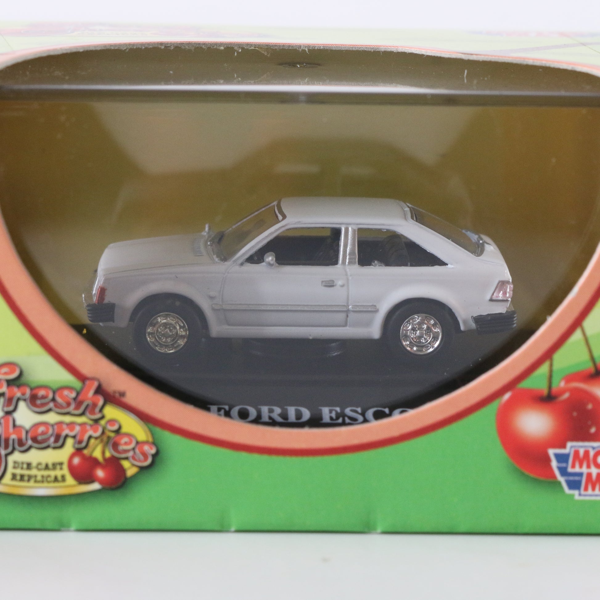 1981 Ford Escort White Fresh Cherries Model Car HO Scale 1:87