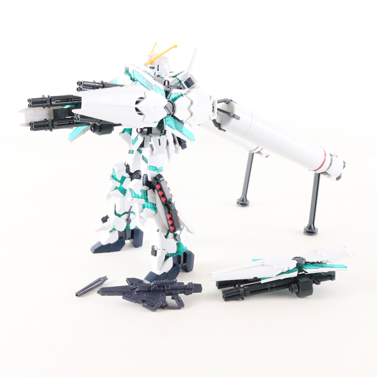 Gundam HG 178 Full Armor Unicorn Mobile Suit Bandai 1:144 Model 