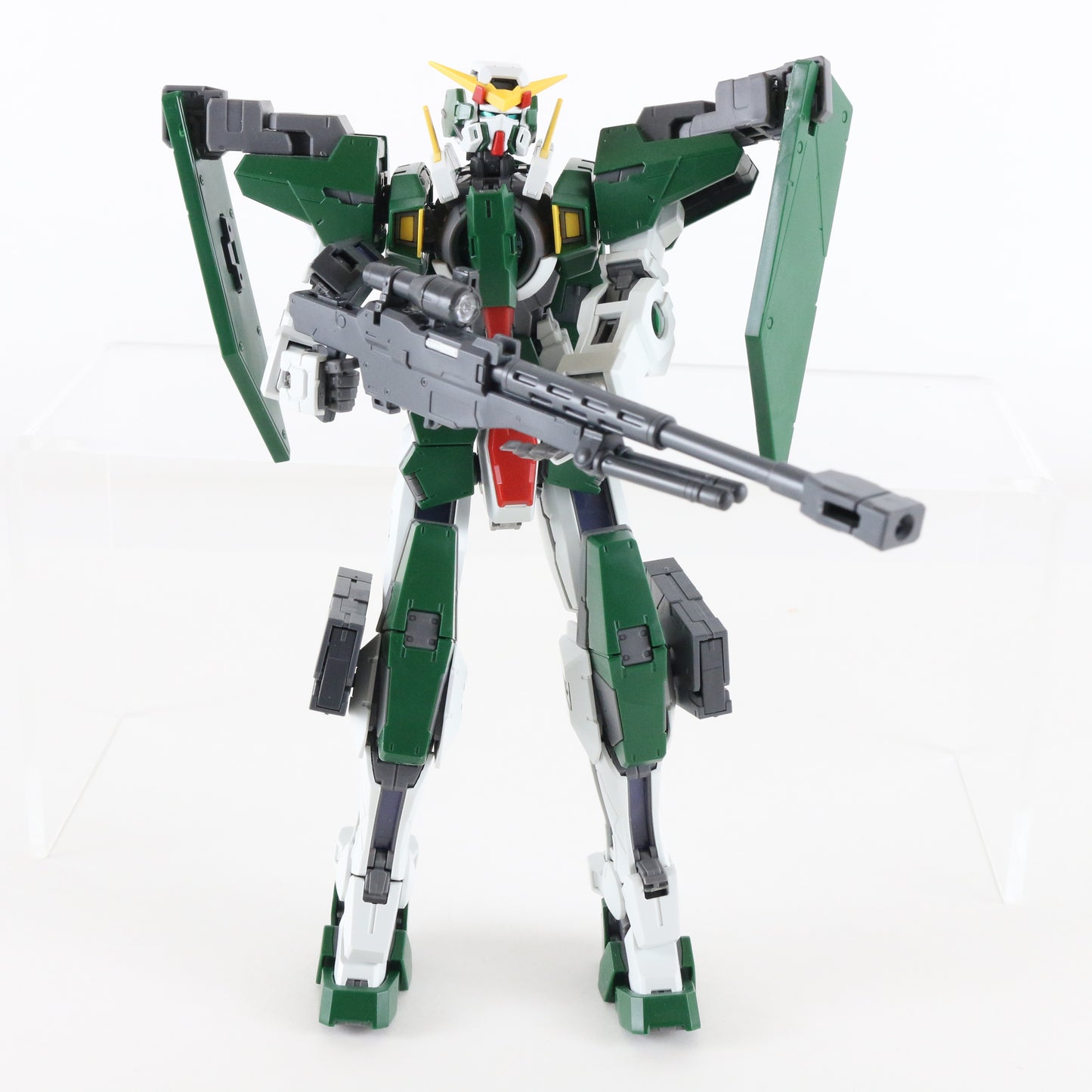 Gundam MG Gn-002 Dynames Mobile Suit Bandai 1:100 Model 