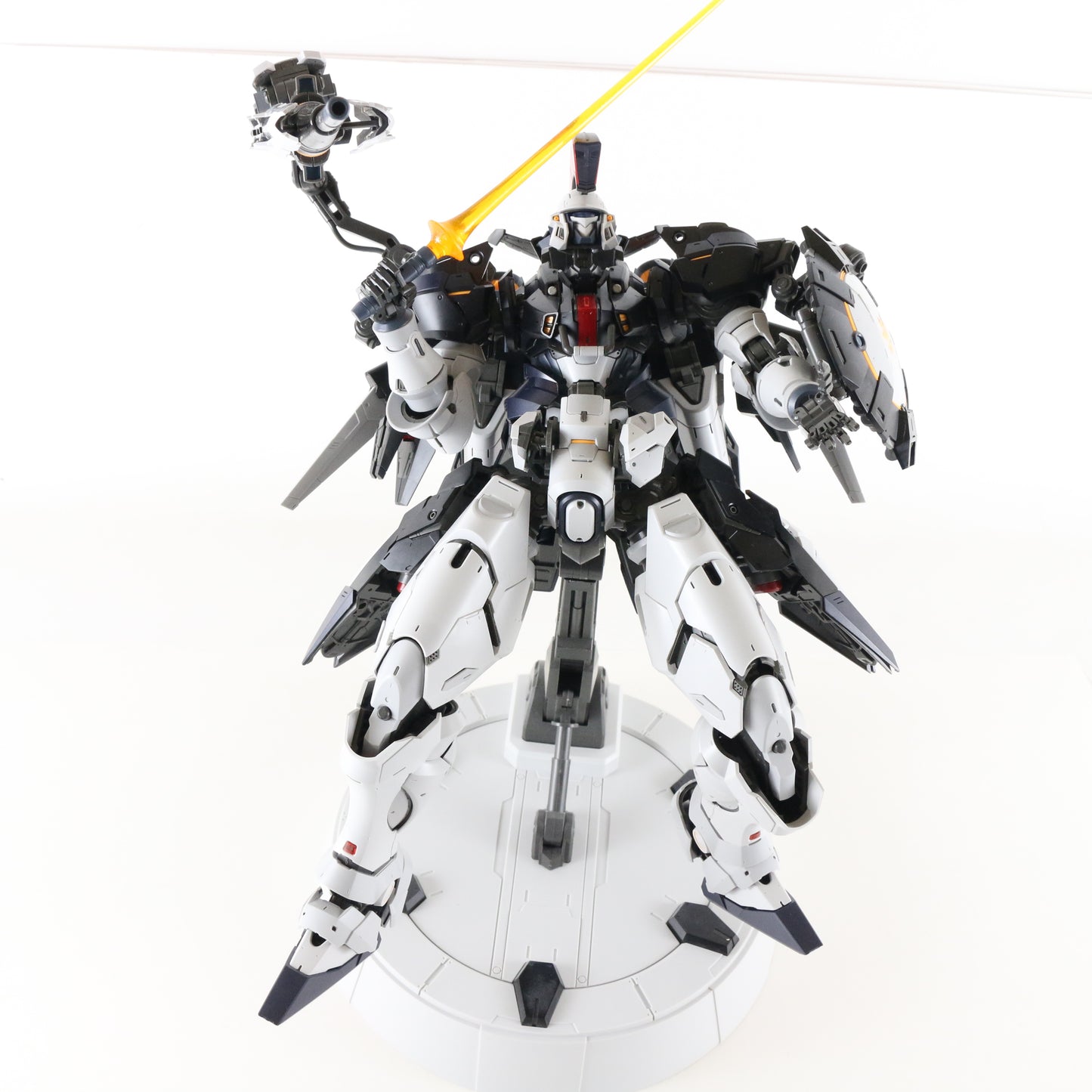 Gundam Pg Tallgeese Strange Work Mobile Suit Bandai 1:60 Model Stand