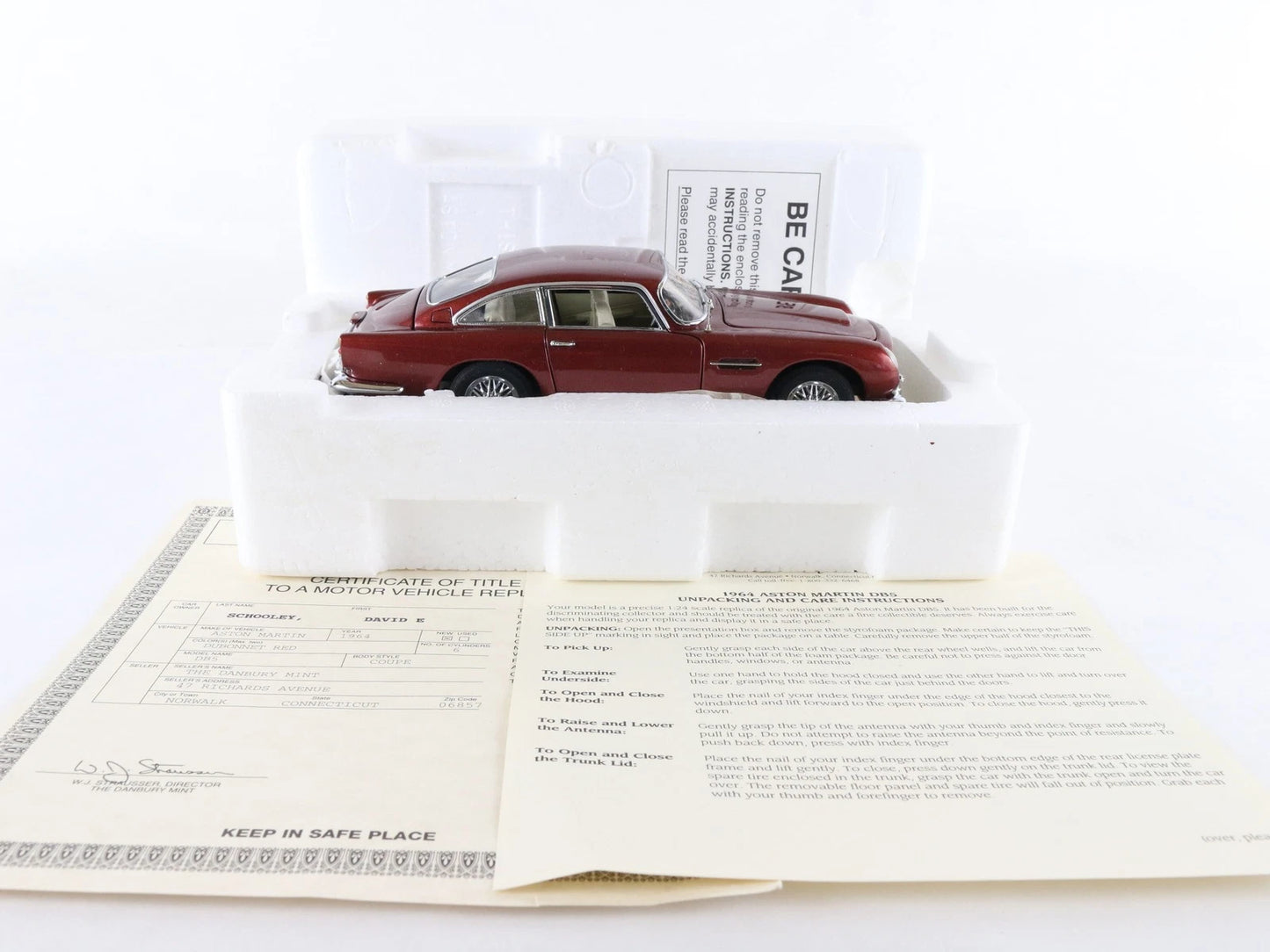 1964 Aston Martin DB5 Coupe Dubonnet Red Danbury Mint 1:24 Diecast Model Car