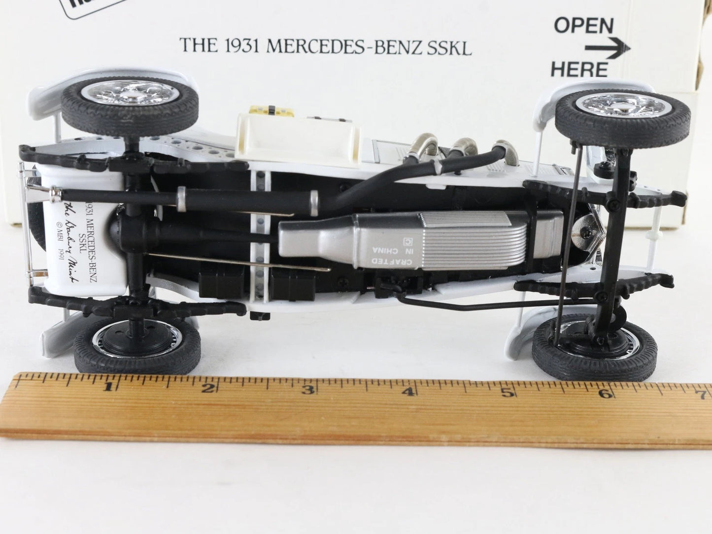1931 Mercedes Benz SSKL White Black Danbury Mint 1:24 Model Car w/ Box
