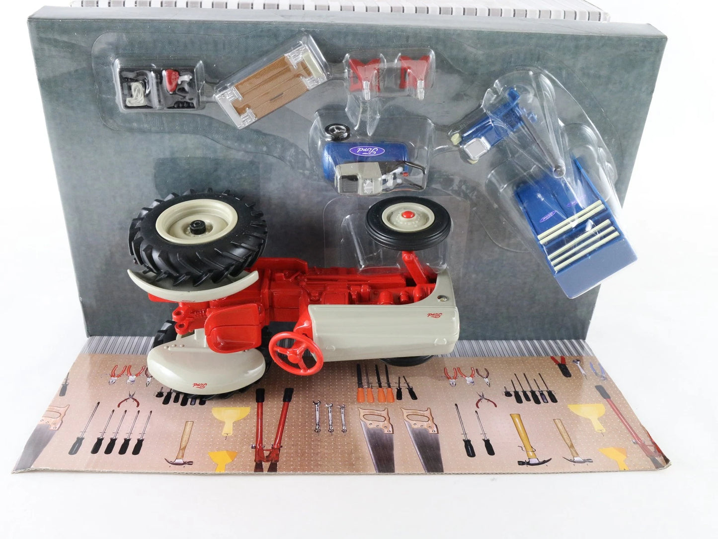 Ford 8N Restoration Tractor & Accessories Red Gray ERTL 1:16 Diecast 13780