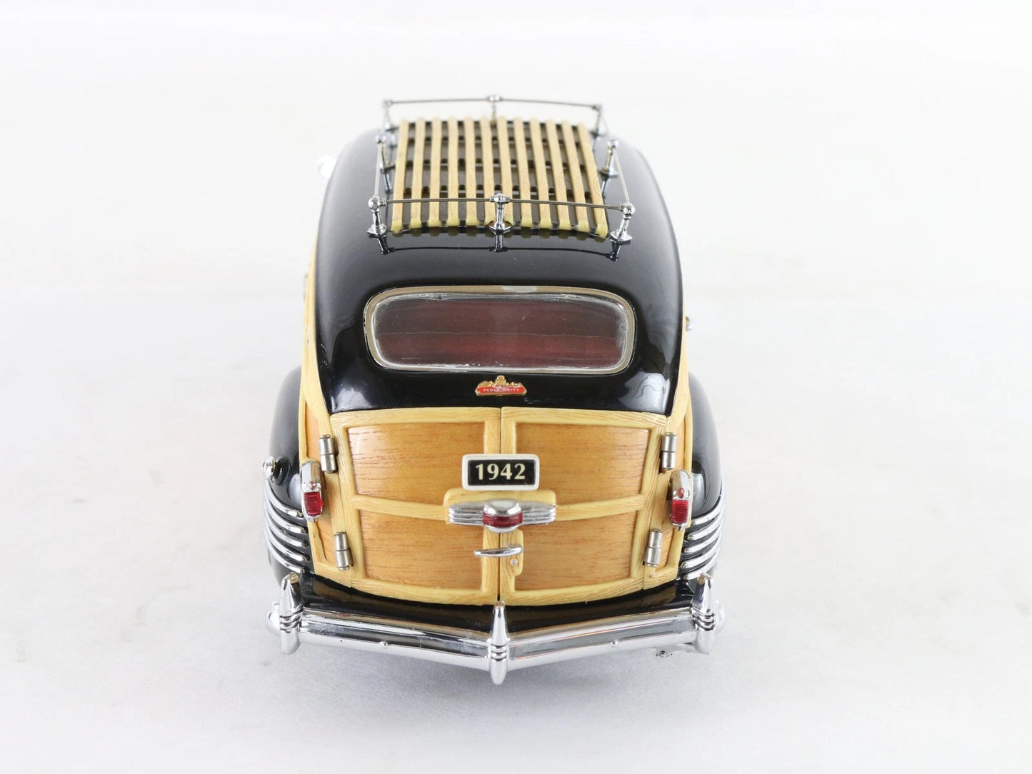 1942 Chrysler Town & Country Black Wood Panel Danbury Mint 1:24 Diecast Car