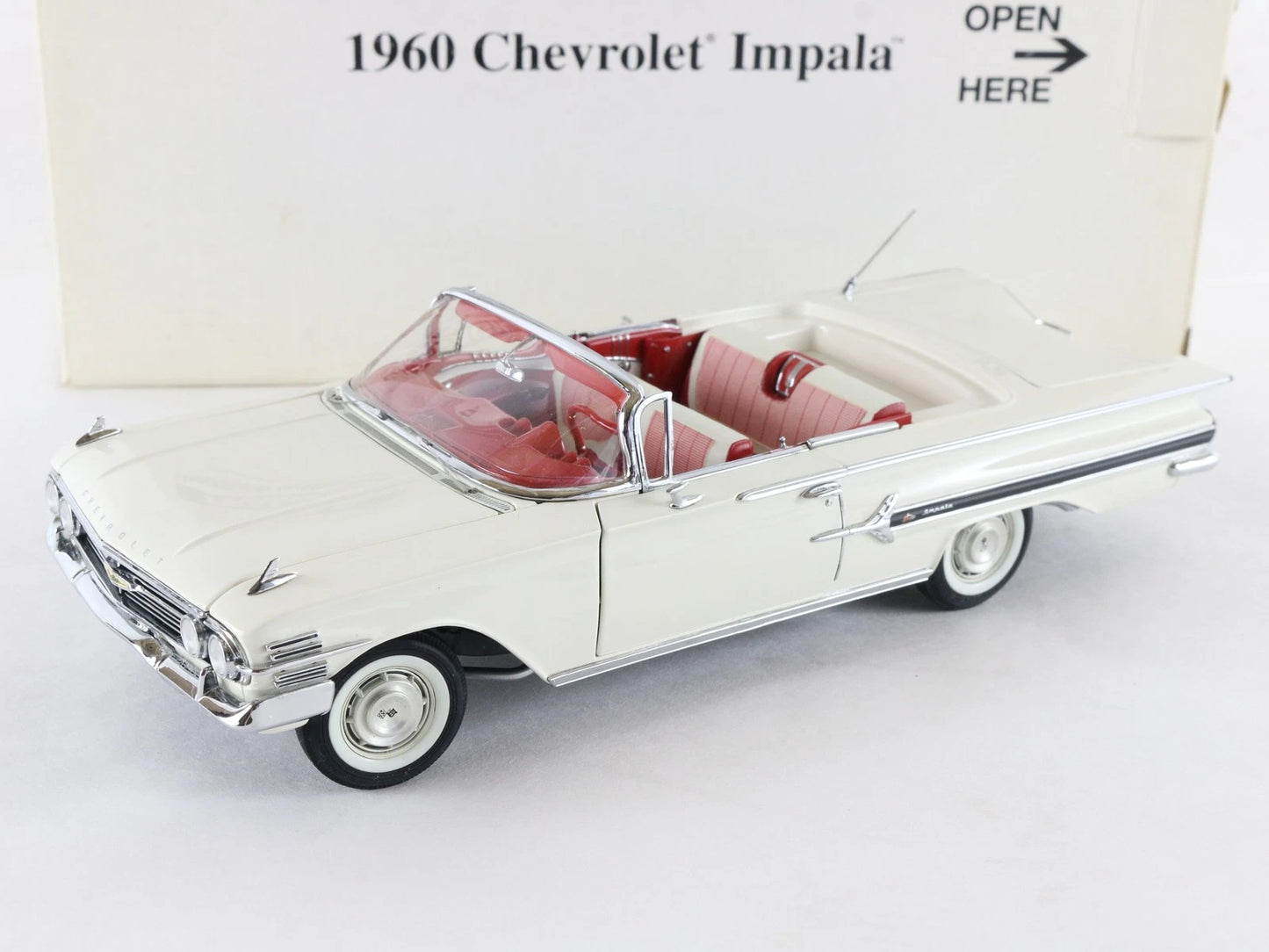 1960 Chevrolet Impala Convertible White Red Danbury Mint 1:24 Diecast Model