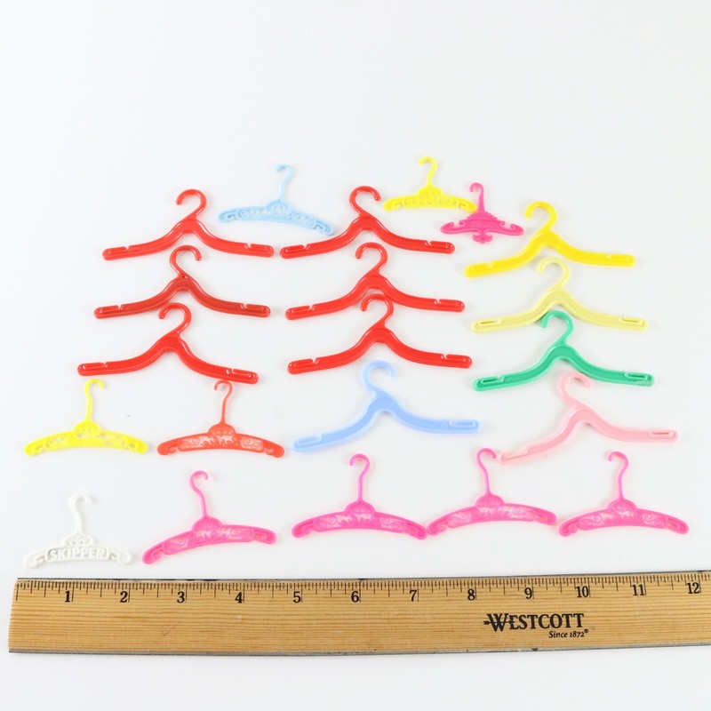 Lot Of 21 Vintage Barbie Plastic Various Size Plastic Hangers Mattel 1960s Mod