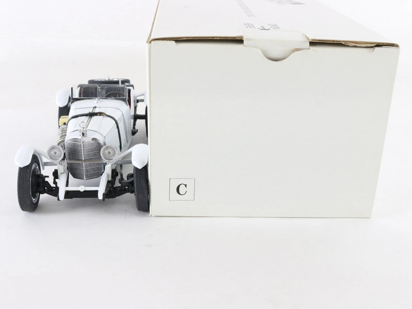 1931 Mercedes Benz SSKL White Black Danbury Mint 1:24 Model Car w/ Box